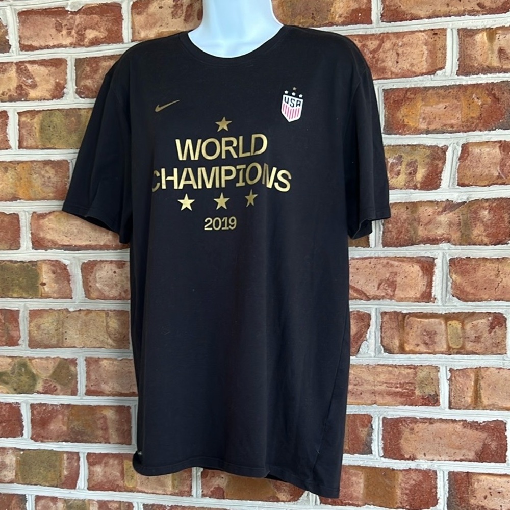 Nike Dri-fit black & Gold USA Soccer 2019 World Champion T-Shirt Short Sleeve L